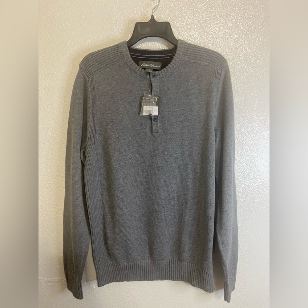 NEW Men’s Eddie Bauer gray sweater, size small, NWT, buttons